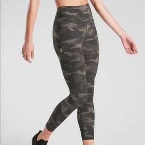 Athleta 7/8 Camouflage leggings